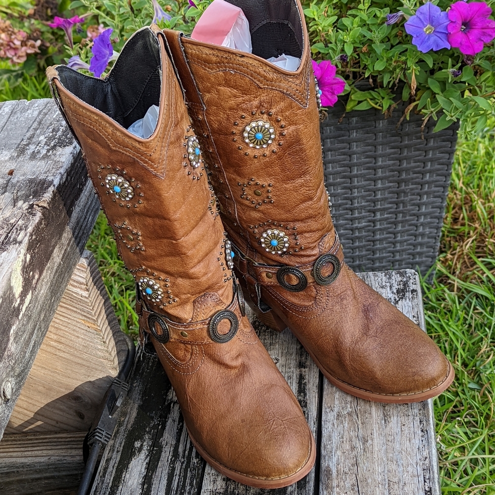 Dingos Embellished women's boots
